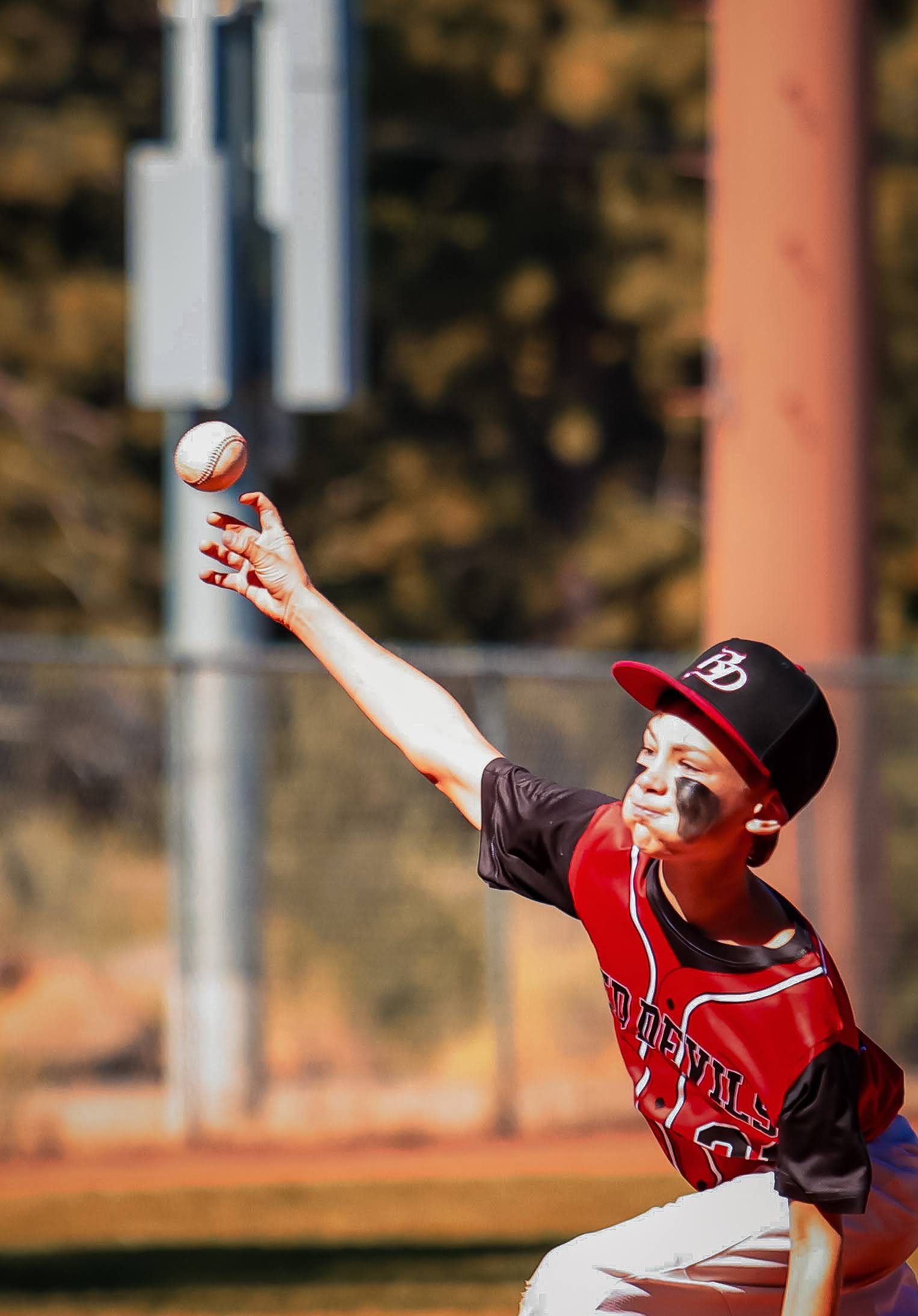 Red Devils player throwing